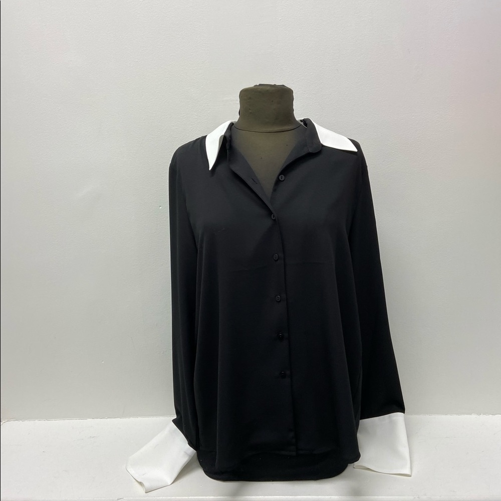 Lightweight B&W Collared Blouse